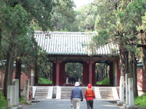 孔子墓の入口