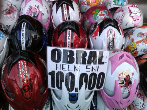 インドネシアのヘルメット