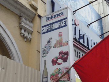 スーパーマーケット「インティメックス」