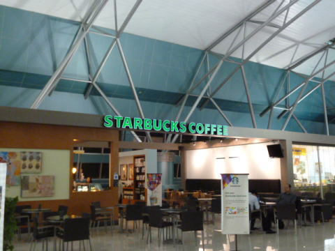 ジャカルタ空港第3ターミナルのスターバックス